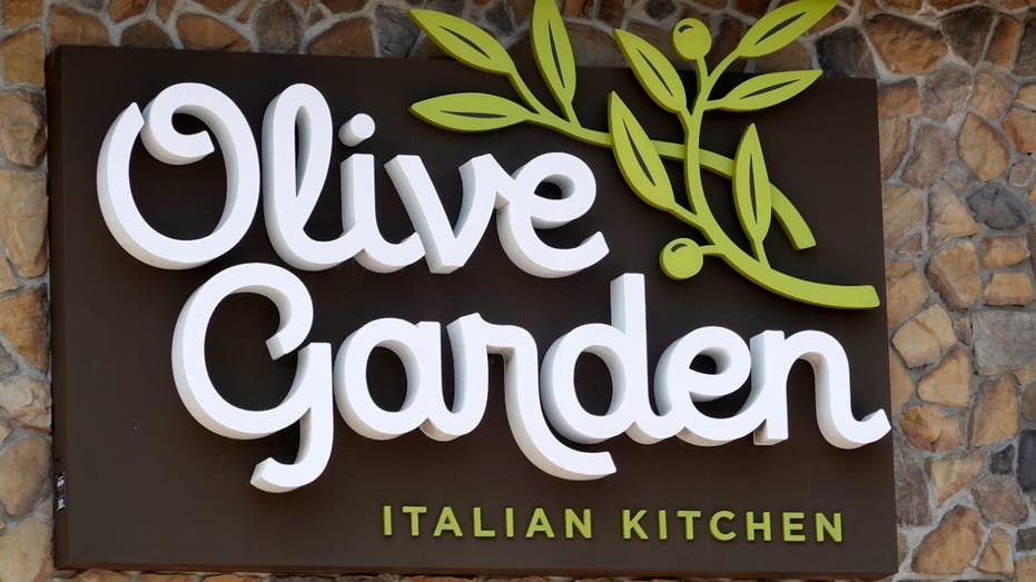 Olive Garden sign