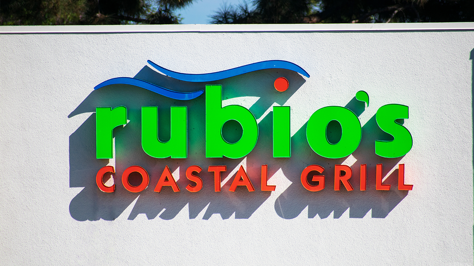 Rubio's Coastal Grill sign