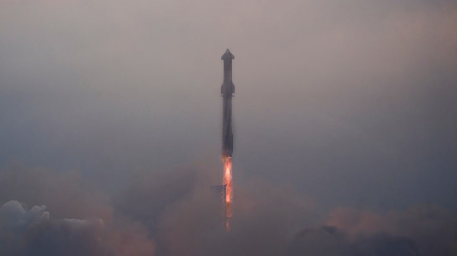 Pesawat Luar Angkasa SpaceX