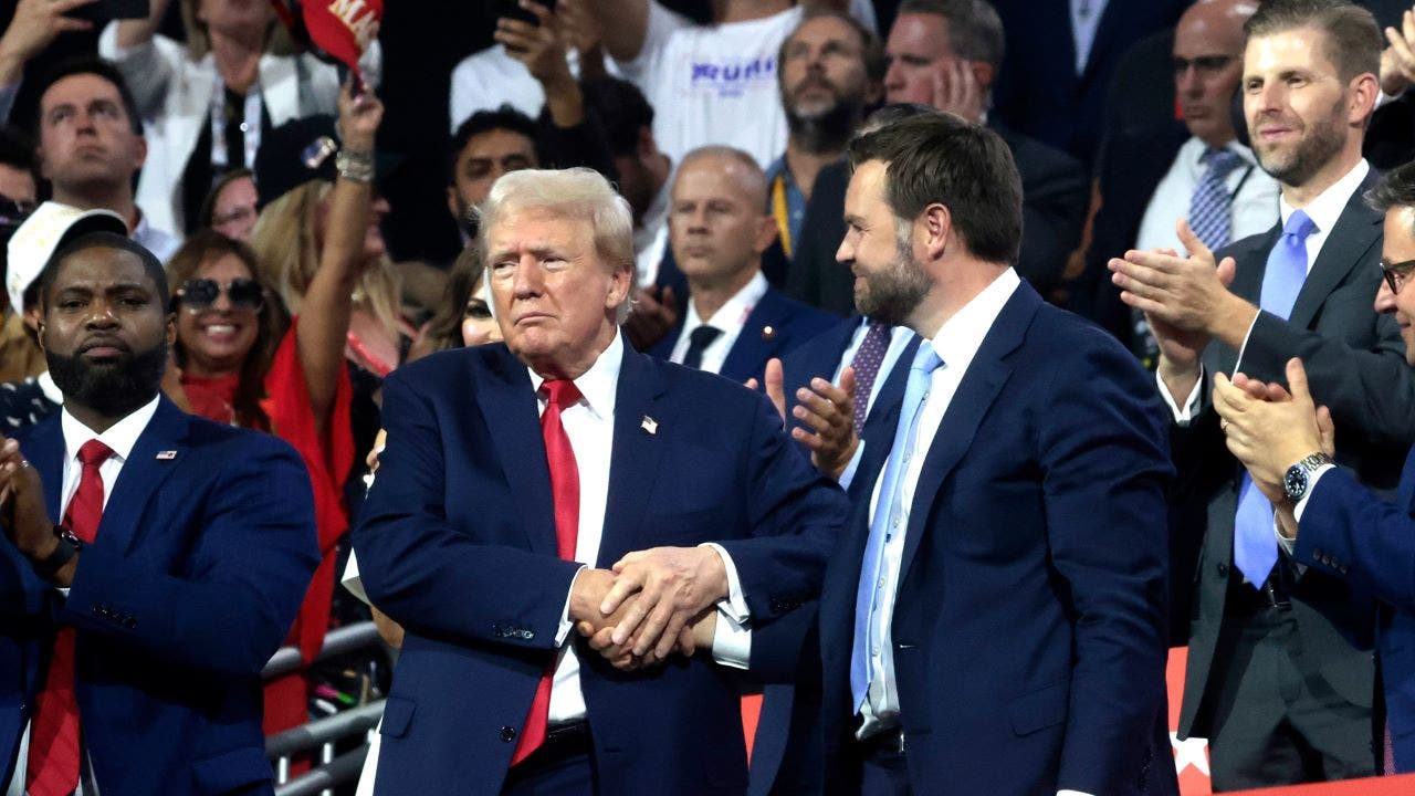 Trump secures donations from two Silicon Valley venture capital