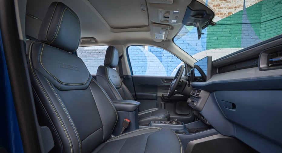 A view of the 2025 Ford Maverick Lobo's interior.