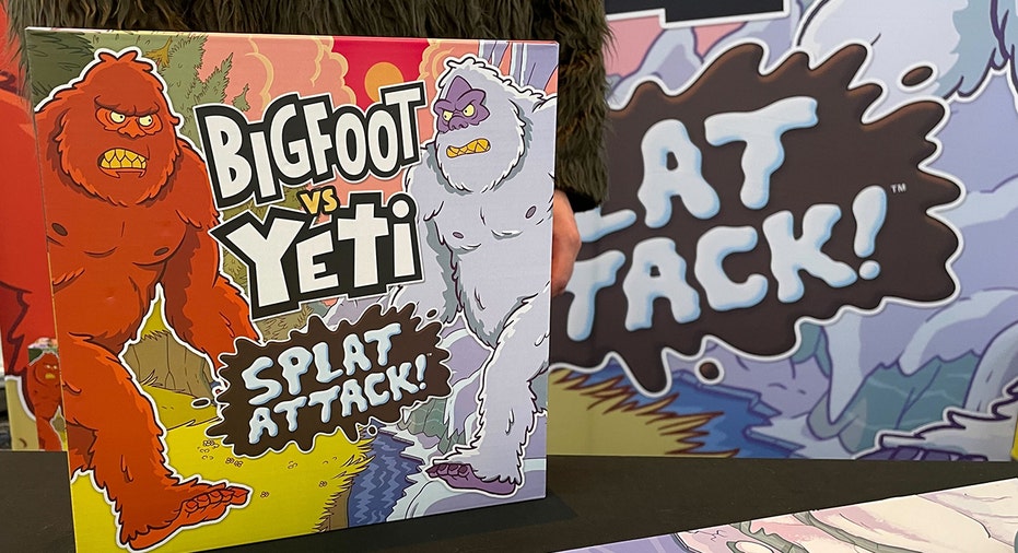 Big Foot vs. Yeti Splat Attack