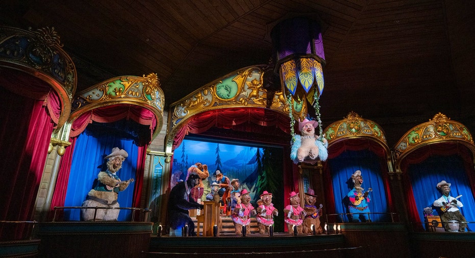 Country Bear Musical Jamboree wideshot