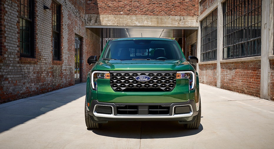 a view of the front of the 2025 Ford Maverick in the Lariat trim