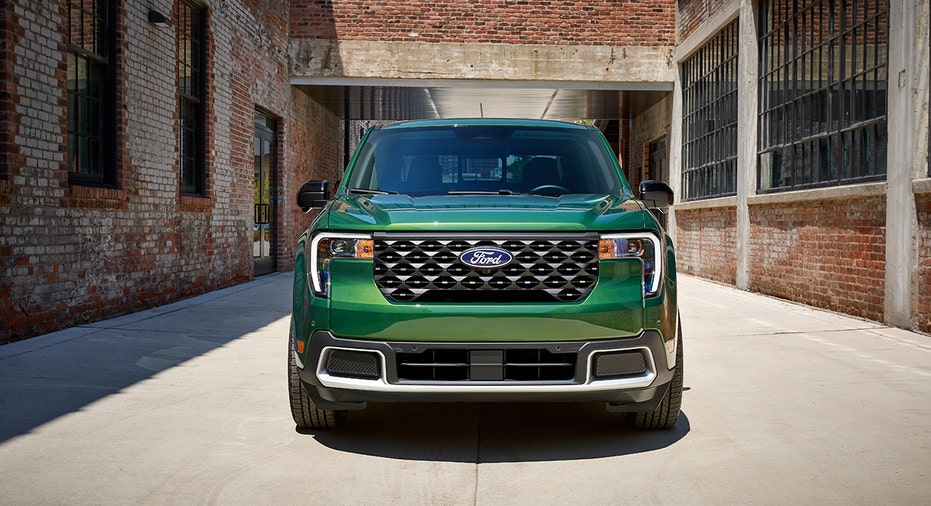 a view of the front of the 2025 Ford Maverick in the Lariat trim