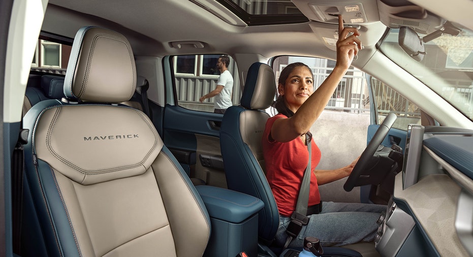 A look inside the 2025 Ford Maverick Lariat
