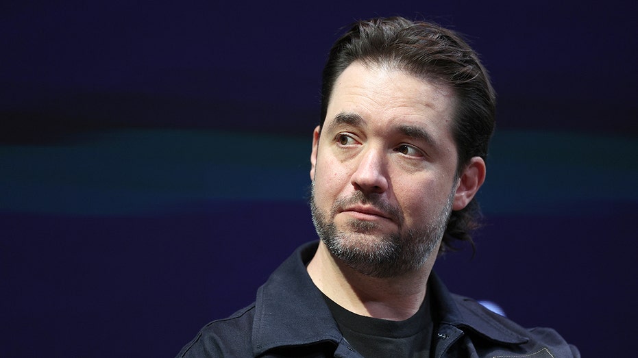 Alexis Ohanian speaks at an event
