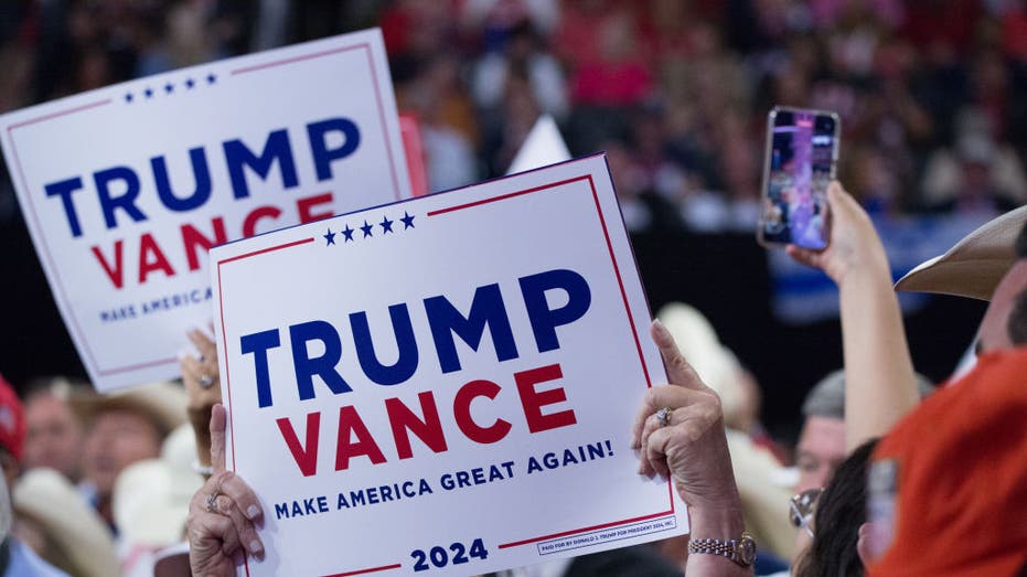 trump vance sign