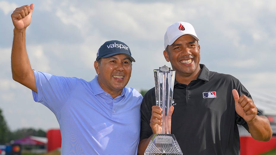 Jhonattan Vegas poses for a photo