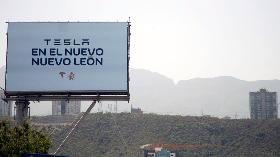 Tesla welcome sign in Mexico