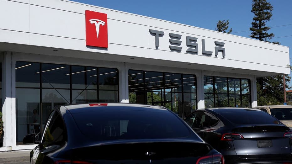 Tesla dealership logo