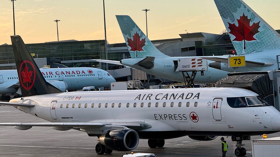 Several Air Canada planes