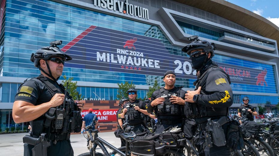 police officers outside RNC 