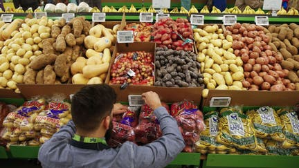 An employee arranges a digital price tag for vegetables on the opening day of the 365 by Whole Foods Market store in the Silver Lake neighborhood of Los Angeles, California, U.S., on Wednesday, May 25, 2016. Whole Foods Market Inc., plans to open 10 of the grocery stores in 2017 with a focus on everyday low prices and convenience.  - Fox Business News
