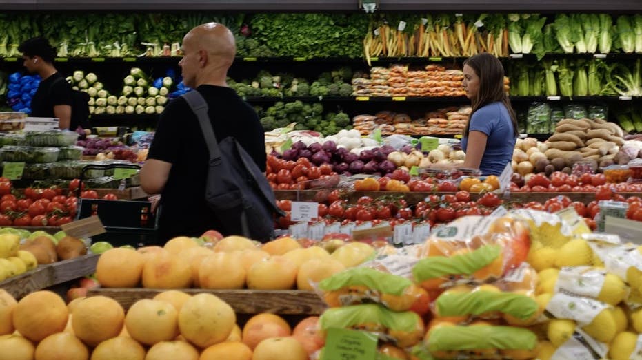 Consumers shopping inflation report