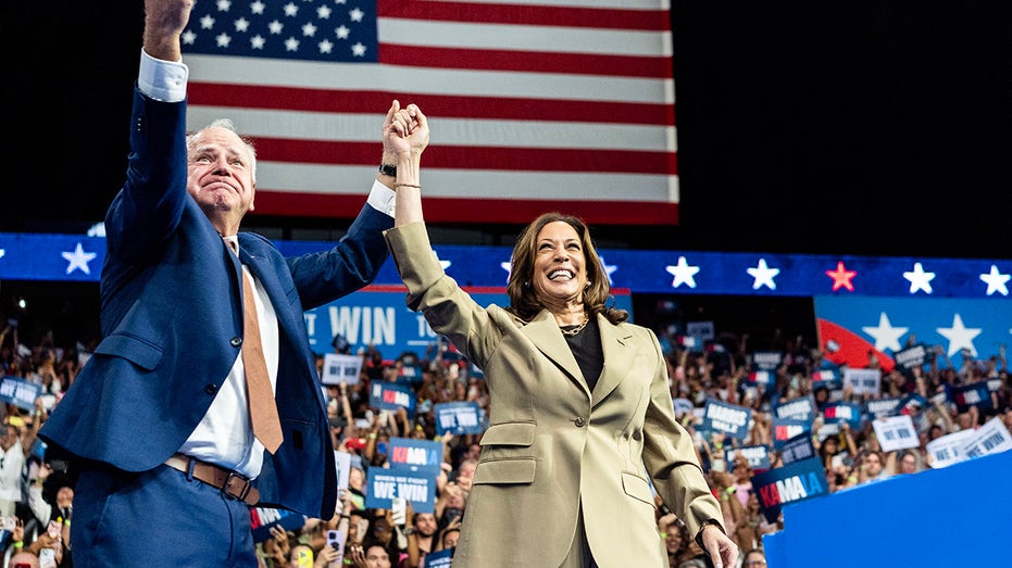 Walz and Harris at rally in Arizona