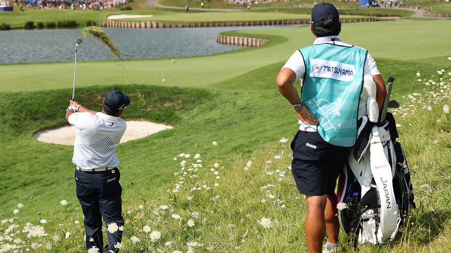 Hideki Matsuyama plays shot