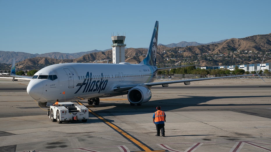 Alaska Airlines Boeing 737-700 on the tarmac at BUR