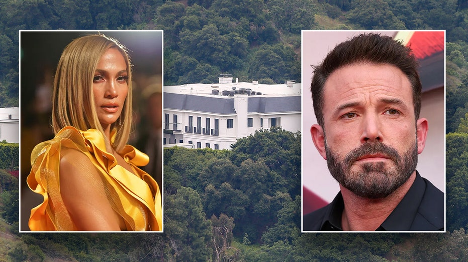 Ben Affleck, Jennifer Lopez at home