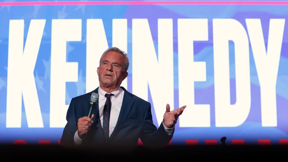 Robert F. Kennedy, Jr. making a campaign speech