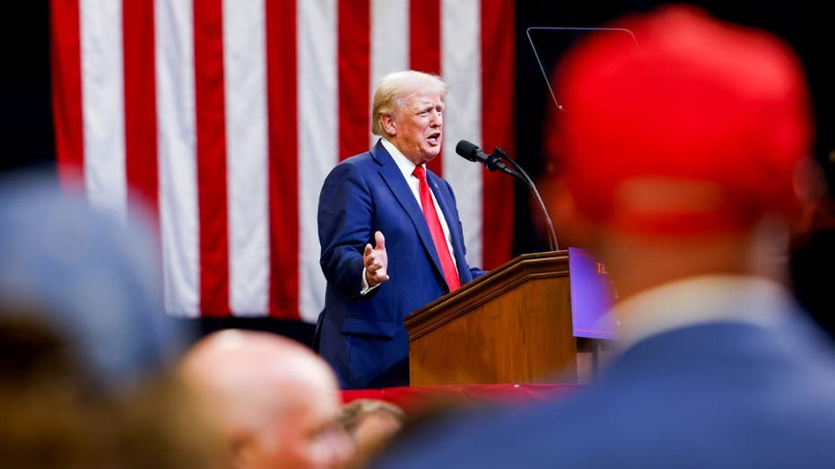 Trump speaks at campaign rally