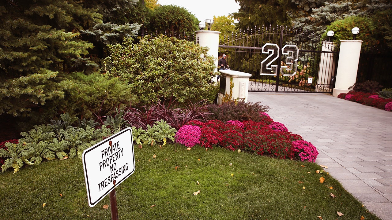 NBA legend Michael Jordan’s .9 million Chicago estate has a potential buyer