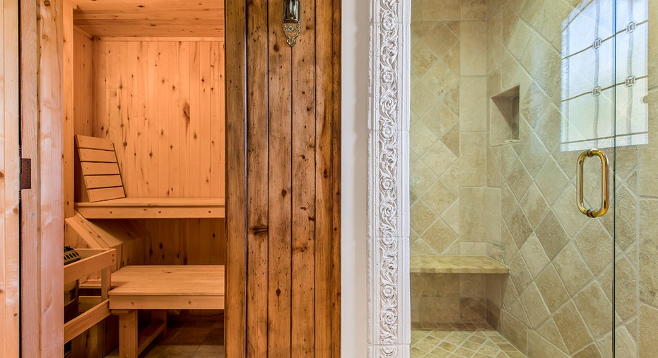 Steam room next to a spa shower