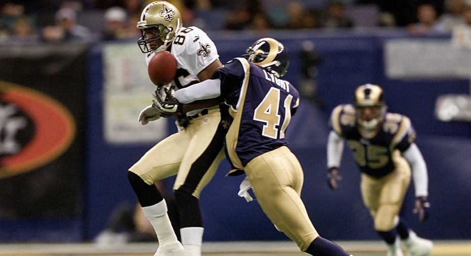 Todd Lyght playing against Saints