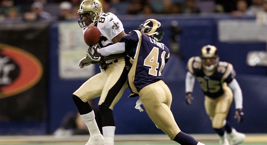 Todd Lyght playing against Saints