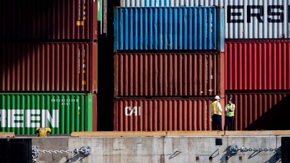 Baltimore port dockworkers