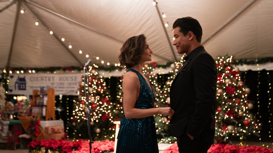 Mario and courtney lopez met once for a Christmas wish