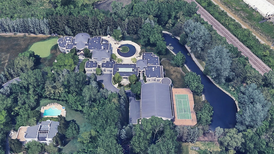 NBA legend Michael Jordan s 14.9 million Chicago estate has a potential buyer Fox Business