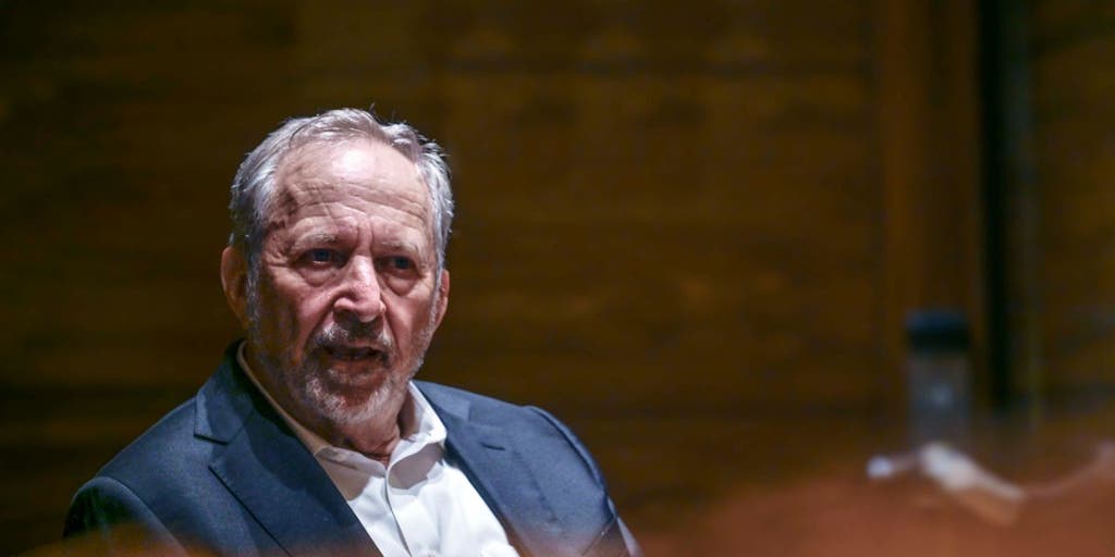 https://a57.foxnews.com/static.foxbusiness.com/foxbusiness.com/content/uploads/2024/10/1024/512/larry-summers.jpg?ve=1&tl=1