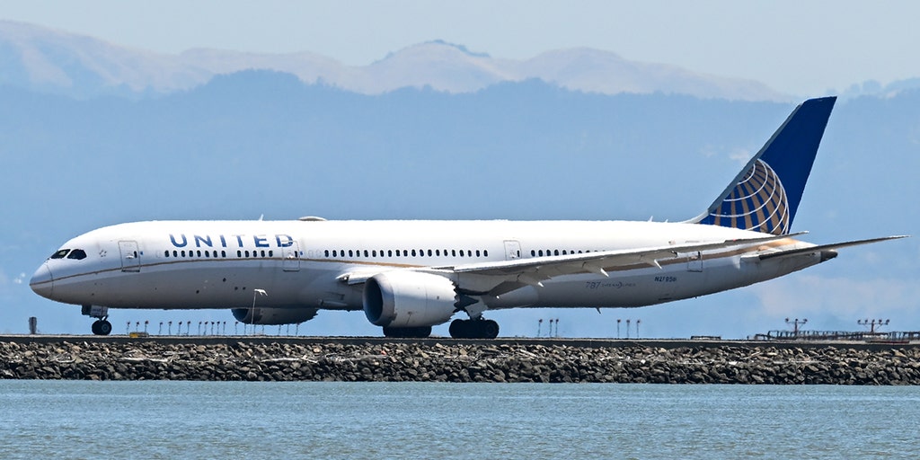https://a57.foxnews.com/static.foxbusiness.com/foxbusiness.com/content/uploads/2024/10/1024/512/united-airlines-san-francisco-2.jpg?ve=1&tl=1