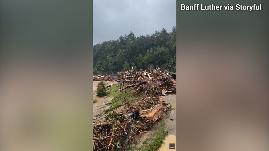 AirBNB owner showcases Chimney Rock 