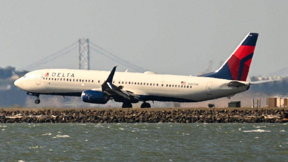 Delta plane lands in San Francisco