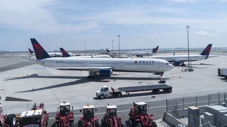 Planes at JFK