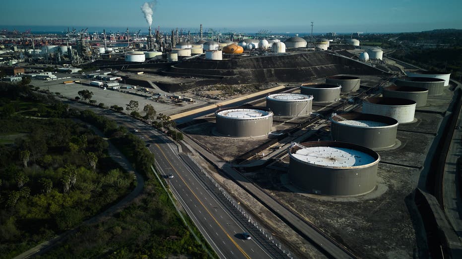 aerial of LA refinery for Phillips 66