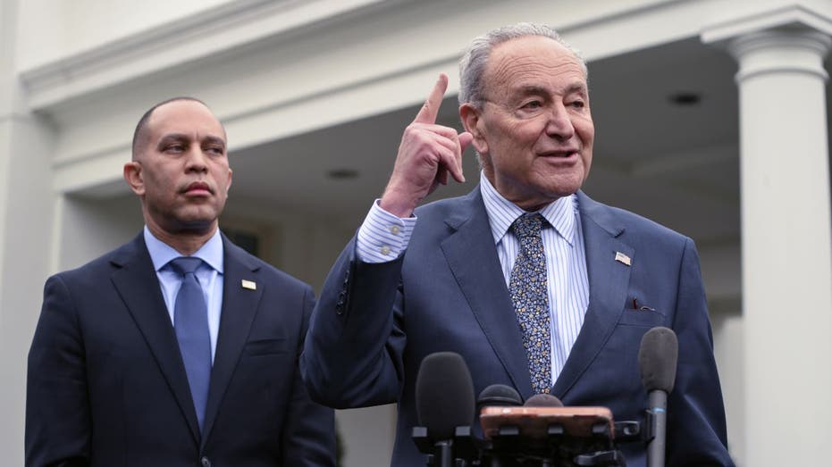 Hakeem Jeffries and Chuck Schumer