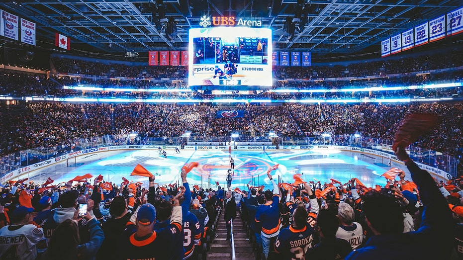 Islander fans pregame