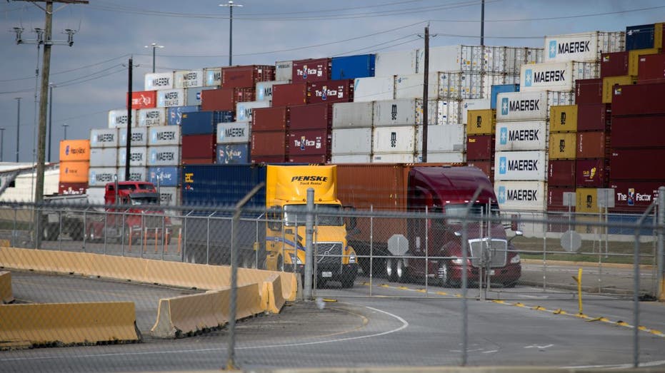 How a lot do dockworkers make? Longshoreman’s union ratings pay spice up for contributors underneath tentative deal