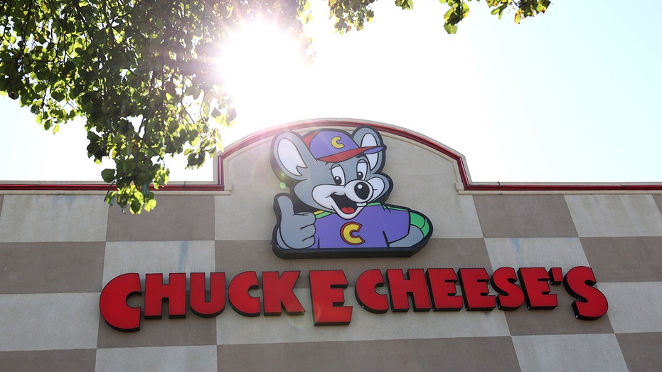 chuck e cheese