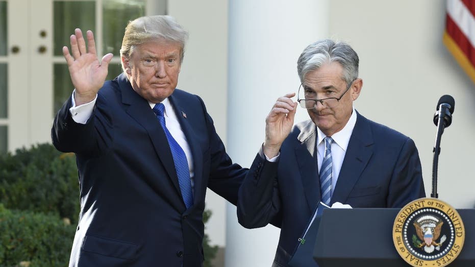 Presiden Trump dan Ketua Fed Powell