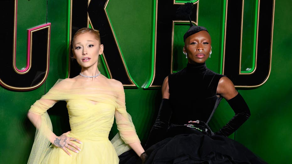  Ariana Grande and Cynthia Erivo attend the "Wicked: Part One" premiere