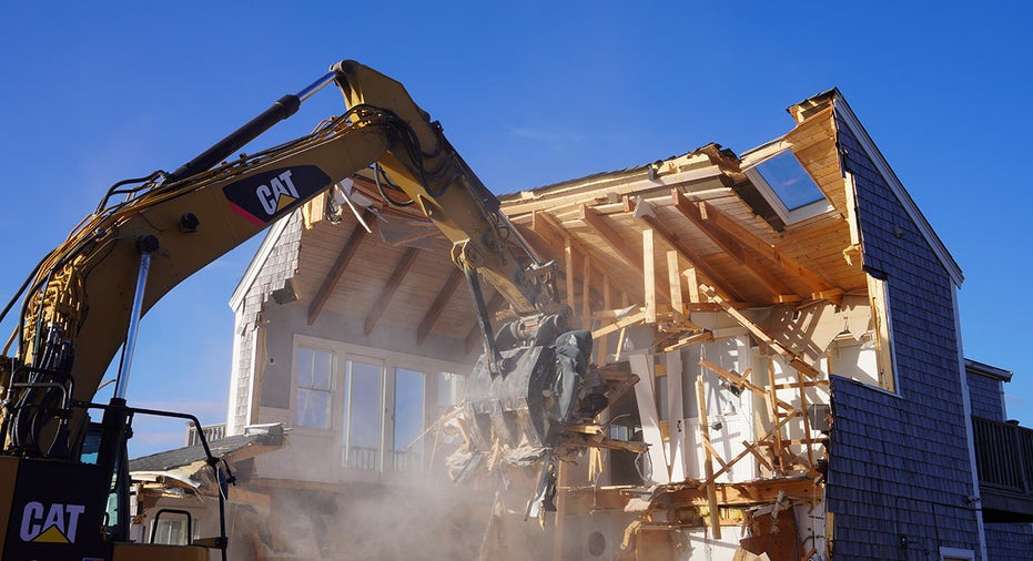 Nantucket house being demolished after beach erosion made it untenable