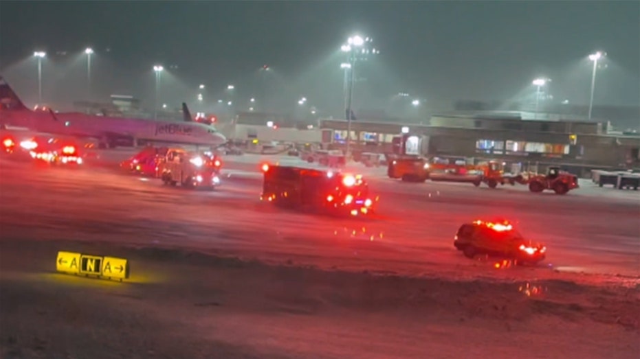 Cathay Pacific plane turns around after smoke in cabin