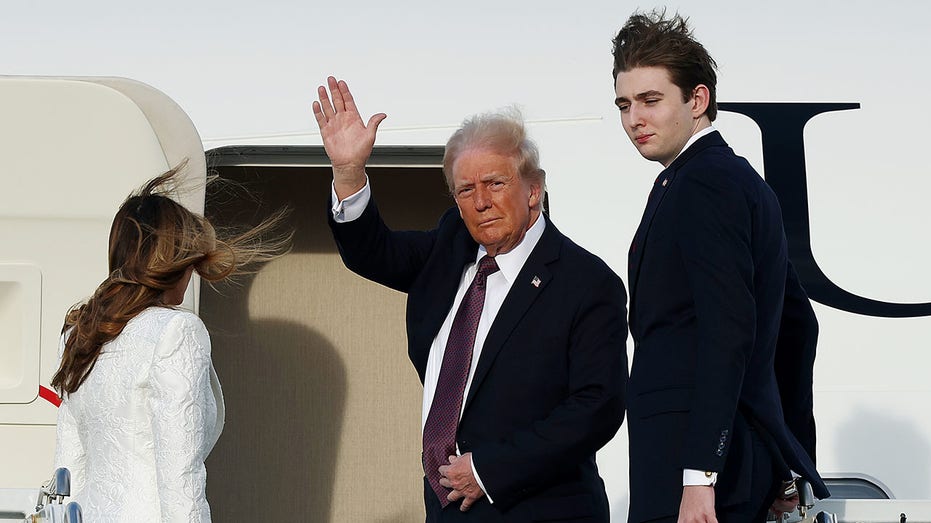 Trump, Melania and Barron leave Florida for DC