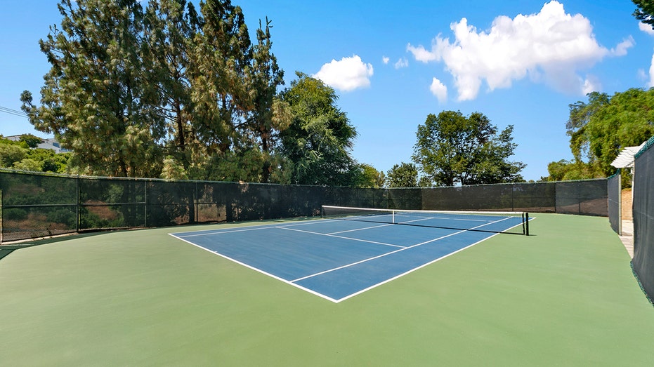 The area is still growing tennis field.