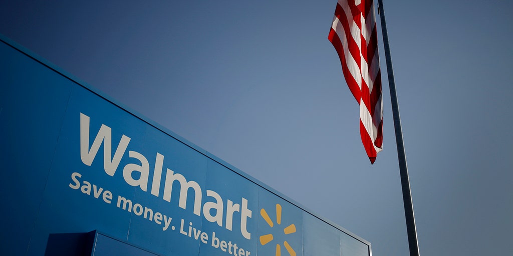 Costco, Walmart are appealing to wealthy shoppers