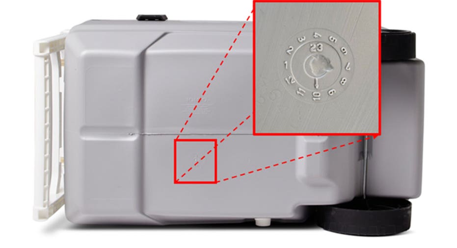 bottom of igloo cooler